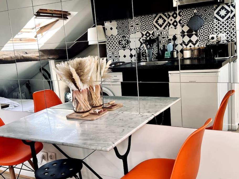 Cosy Studio Next To The Champs-Elysees Avenue! Parijs Buitenkant foto